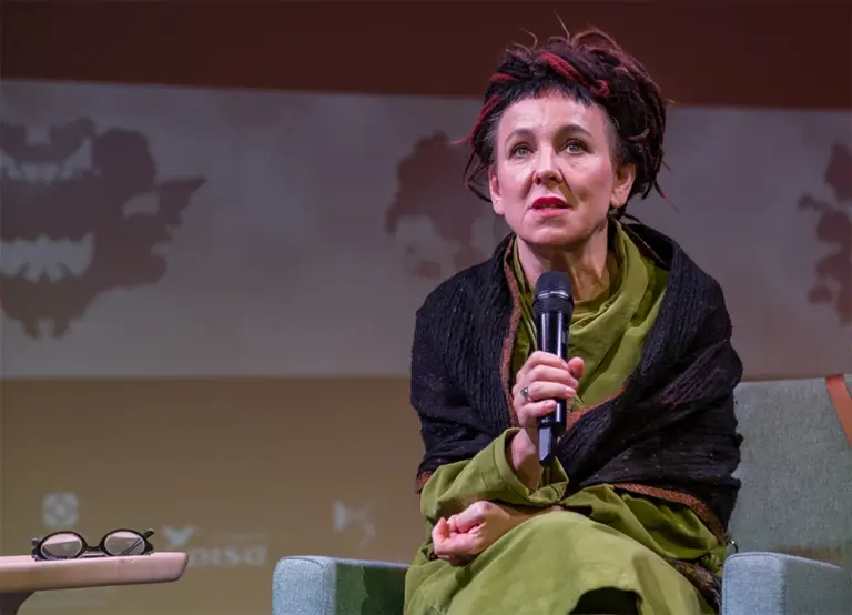 Olga Tokarczuk: «Me siento indefensa y frágil en estos tiempos de lío»