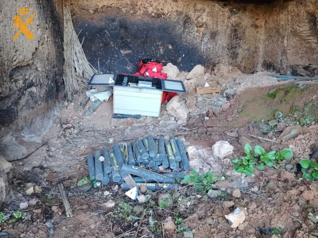 La Guardia Civil descarta la presencia de explosivos tras un hallazgo sospechoso en una cueva de Moya
