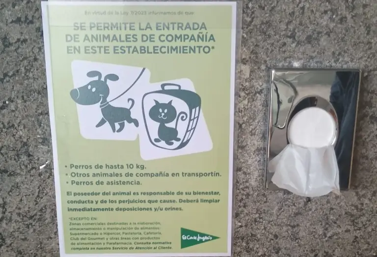 El personal de limpieza logra que El Corte Inglés regule el acceso de mascotas
