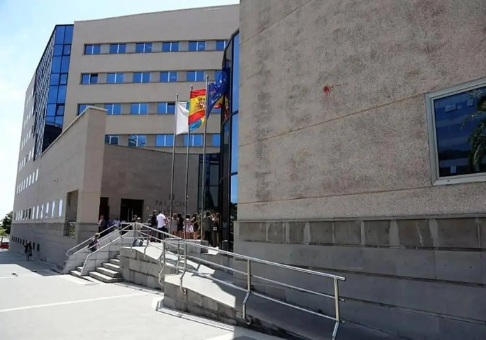 Dos años de cárcel por abusar de una menor de 16 años en Tenerife