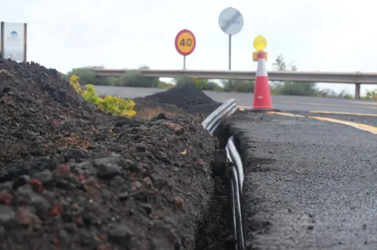 El Hierro desplegará fibra óptica submarina para conectar con La Palma y Tenerife