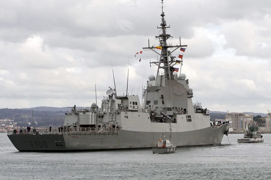La fragata F-105 'Cristóbal Colón', en una imagen de archivo. EFE/Kiko Delgado
