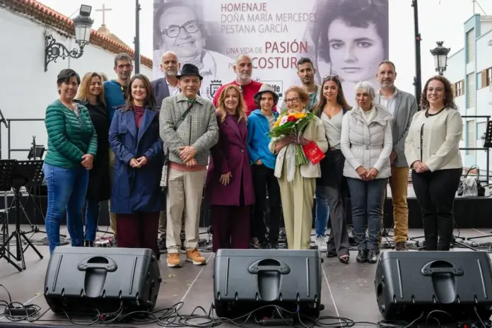 La joyería, el calado o la madera, tienen representación en una de las ferias más esperadas de la isla