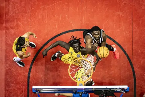 82-76. El Tenerife, ya clasificado, cae en Trieste en el debut de Patty Mills