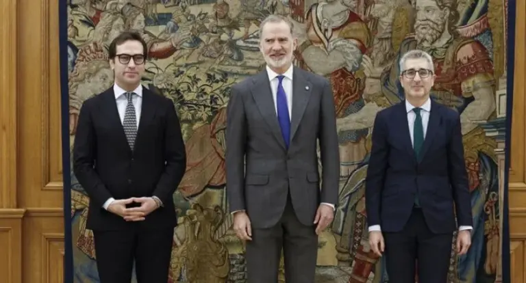 Carlos Cuerpo y Arcadi España prometen sus cargos de vicepresidente y ministro ante el rey