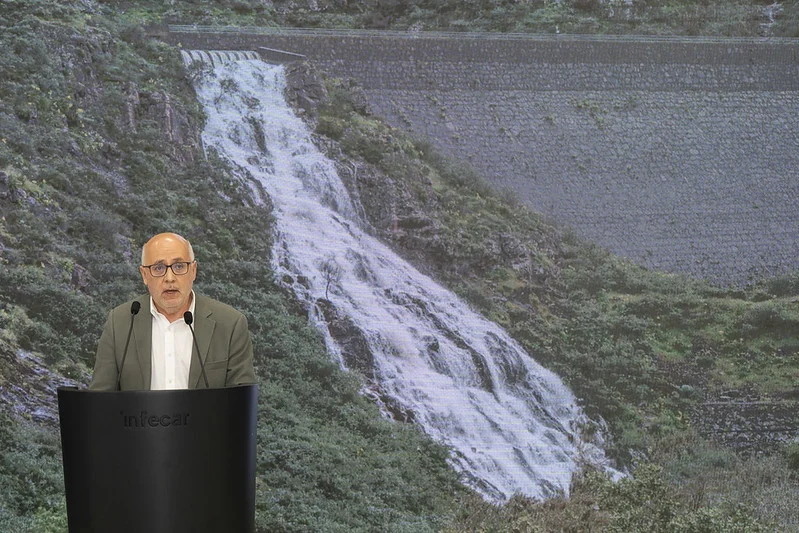 El presidente del Cabildo de Gran Canaria durante la rueda de prensa sobre las presas en Gran Canaria. Imagen David Delfour / Cabildo de Gran Canaria