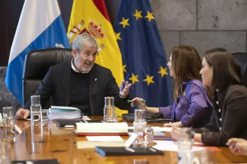 Clavijo afirma que el decreto de la guerra castiga a Canarias y pide compensaciones