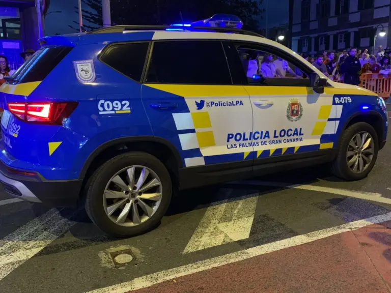 Denunciadas dos personas tras pelearse e insultar al conductor de una guagua en Las Palmas de Gran Canaria