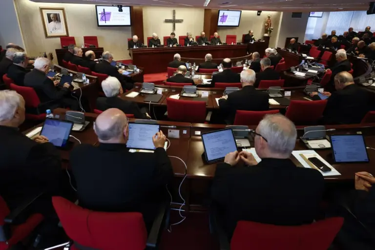Los obispos, abiertos a aprobar una norma para sancionar a clérigos que cometan abusos