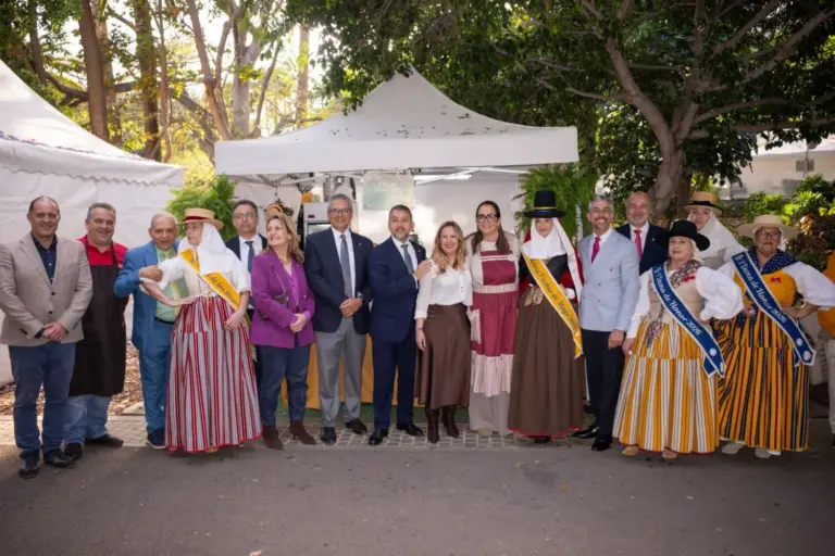 El García Sanabria acoge la XLIX Exposición Regional de Flores, Plantas, Artesanía y Libros
