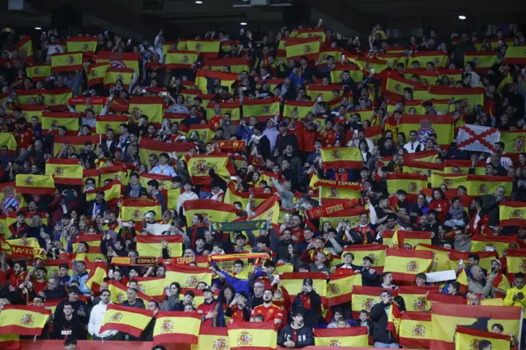 Los Mossos investigan los cánticos islamófobos y xenófobos del amistoso España-Egipto
