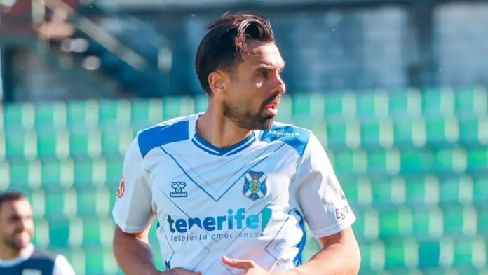 Se le escapan dos puntos al CD Tenerife en su visita al AD Mérida