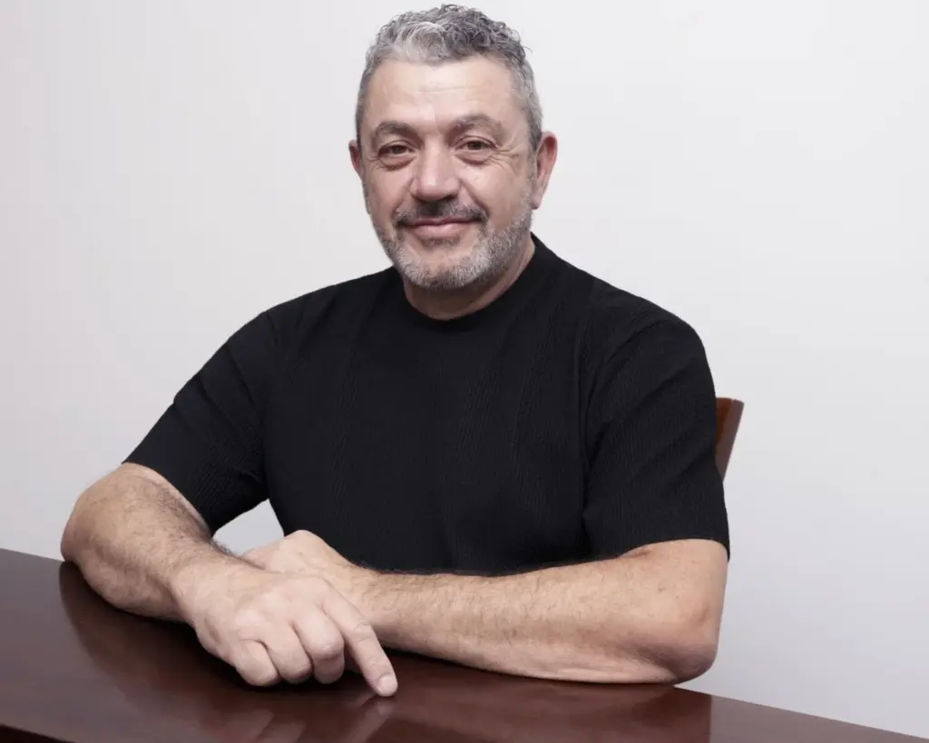 Maestro artesano Antonio Rodríguez, especialista en la técnica de la roseta