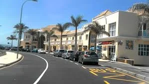 Una reyerta en Adeje se salda con dos hombres heridos, uno de gravedad