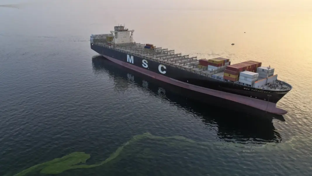 Incautación del buque MSC Francesca por el Cuerpo de la Guardia Revolucionaria Islámica (CGRI) en el estrecho de Ormuz. Imagen Reuters