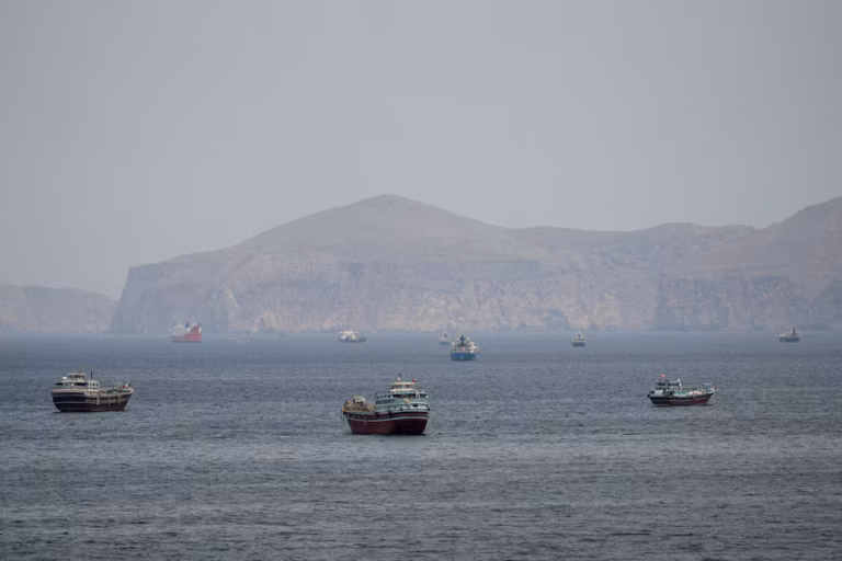 Aumenta la tensión en el estrecho de Ormuz pese la ampliación de la tregua