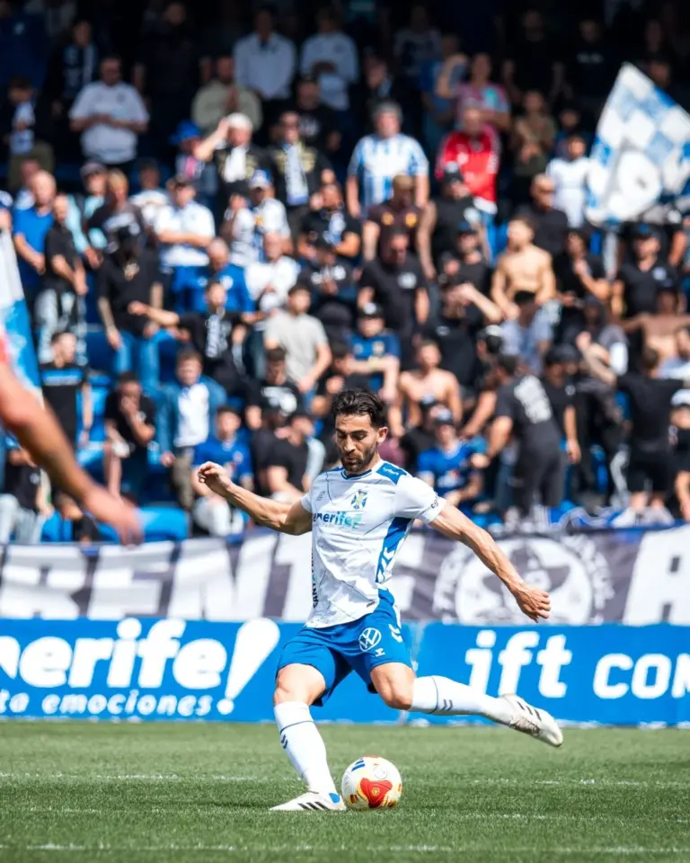 El CD Tenerife defiende su liderato ante el Arenas de Getxo, en directo en TVCanaria