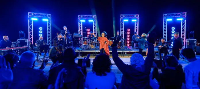 La música desde las Dunas de Maspalomas vuelve a sonar en Televisión Canaria con el Concierto de Olga Cerpa y Mestisay