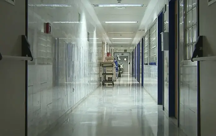 Los celadores de La Candelaria exigen más personal por la alta carga asistencial