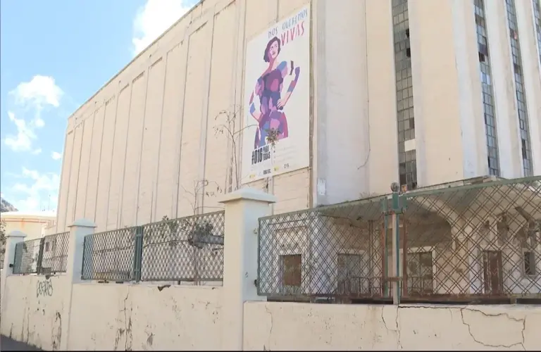 El Colegio de Arquitectos intenta salvar el último silo portuario de España
