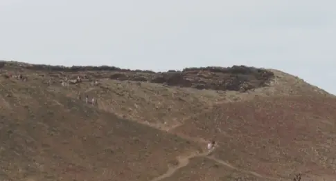 Investigan a dos turistas por lanzar rocas en un espacio protegido de Fuerteventura
