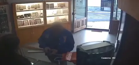 Atraco violento con hachas en una joyería de El Carrizal