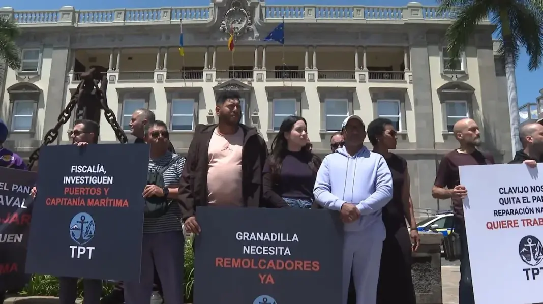 Trabajadores portuarios de Tenerife denuncian "decisiones sucias" en la gestión de los puertos