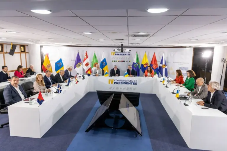 Gobierno y cabildos acuerdan reeditar el Fdcan tras un impacto de 4.504 millones y 47.278 empleos