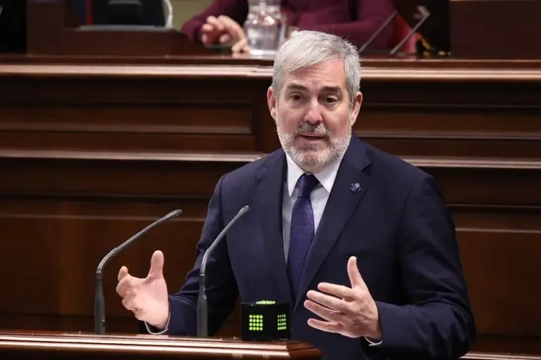 Clavijo critica los acuerdos contra la distribución de menores migrantes en Aragón y Extremadura