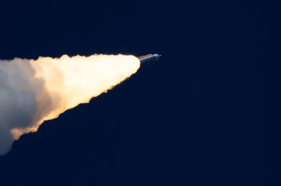 April 1, 2026, Kennedy Space Center, Fl, United States of America: The NASA Artemis II Space Launch System rocket with the Orion spacecraft blasts into the sky from Launch Pad 39B at the Kennedy Space Center, April 1, 2026, in Cape Canaveral, Florida. The - Joel Kowsky/Nasa / Zuma Press / ContactoPhoto