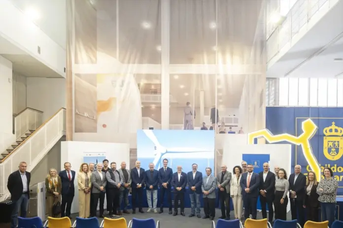 Acto del Cabildo de Gran Canaria, instituciones y empresarios sobre la eólica marina. Imagen: Cabildo de Gran Canaria