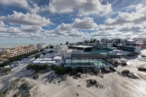 El IES Adeje contará con la primera marquesina fotovoltaica de Canarias para generar sombra y energía renovable