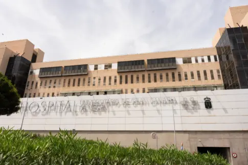 El Hospital Doctor Negrín recibe la Acreditación Oro por su lucha contra el VIH