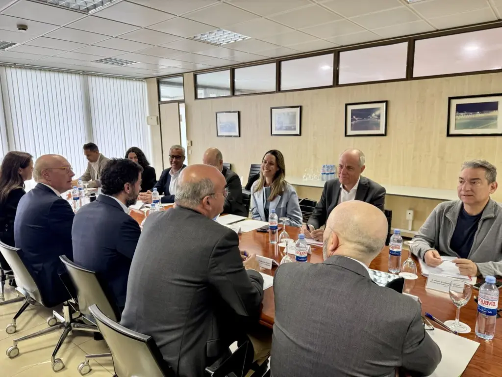 AENA invertirá más de 1.800 millones en los aeropuertos de Canarias