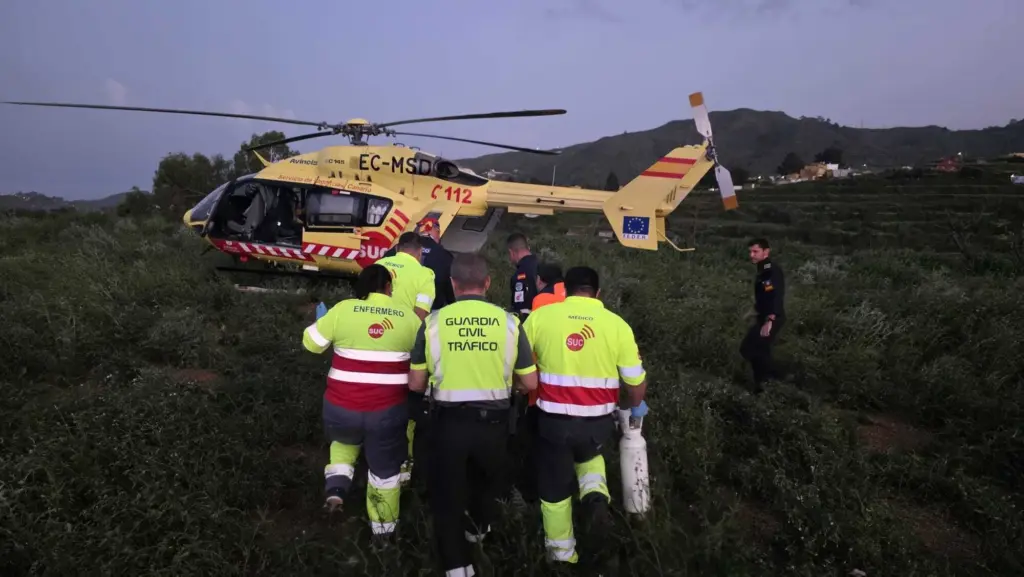 Un motorista resulta herido grave al caer por un barranco en Gran Canaria