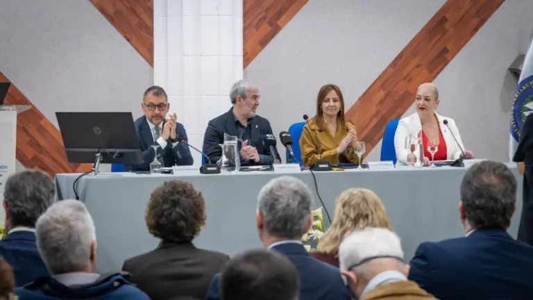 El II Foro de Canarias de colegios profesionales pone el foco en la transformación tecnológica