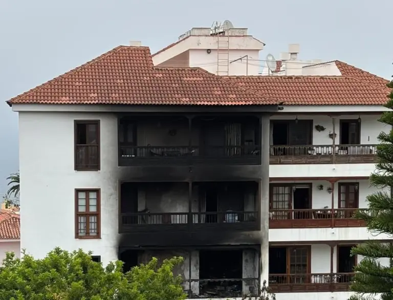 Una persona fallece en el incendio de un edificio en El Toscal, Los Realejos, en Tenerife