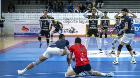 El Manacor se lleva la primera ronda de los cuartos de final ante el Cisneros La Laguna