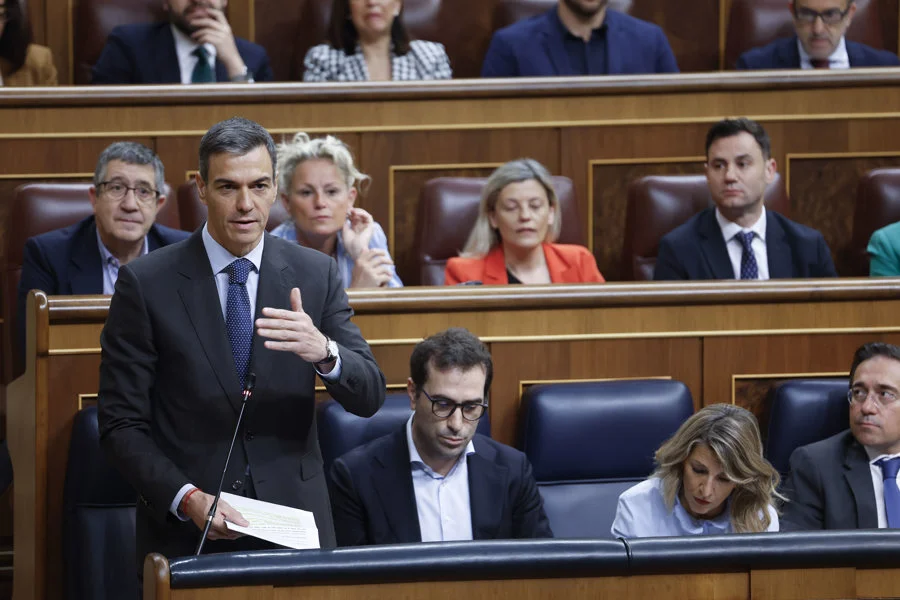 El jefe del Ejecutivo, Pedro Sánchez, interviene durante la sesión de control al Gobierno que se celebra este miércoles en el Congreso. Imagen EFE