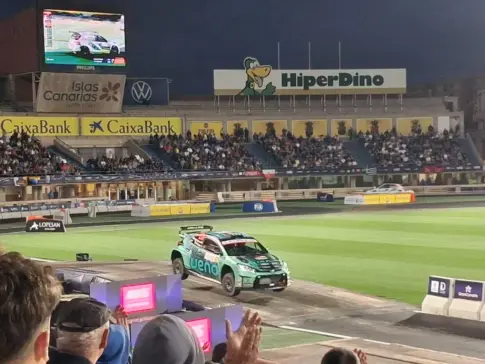Katsuta repite su espectáculo en el estadio y Ogier afianza su liderato en Canarias