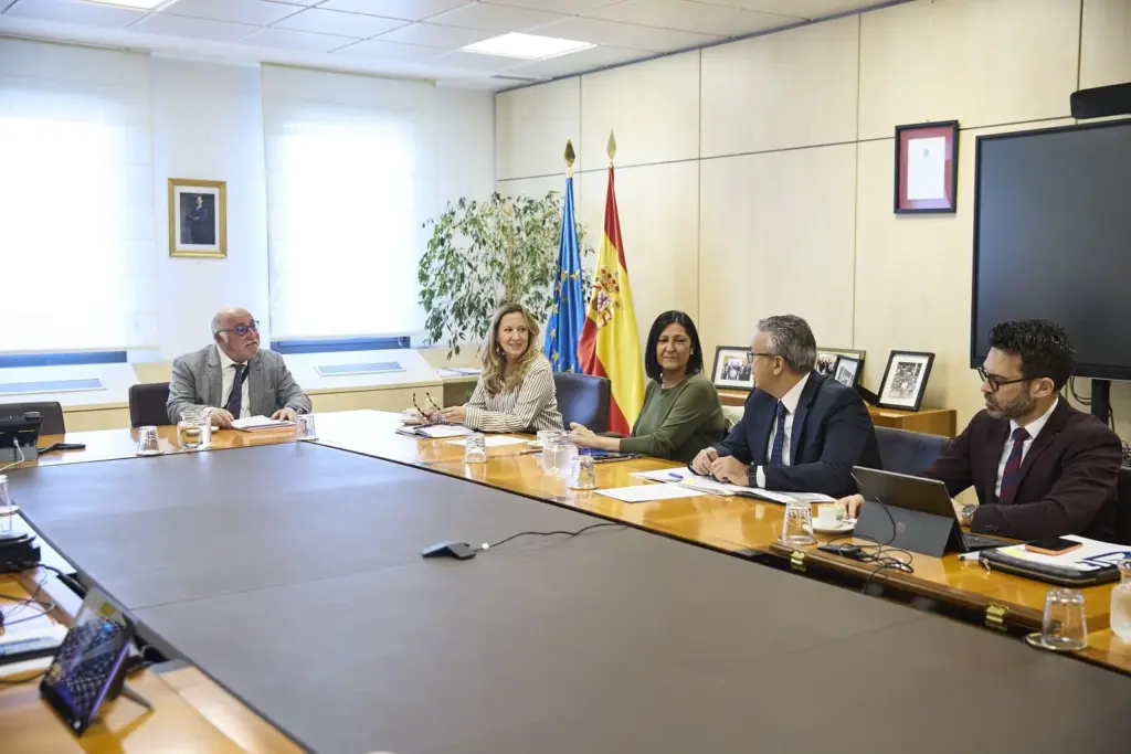 Reunión de Rosa Dávila con la DGT para hablar sobre las grúas exprés