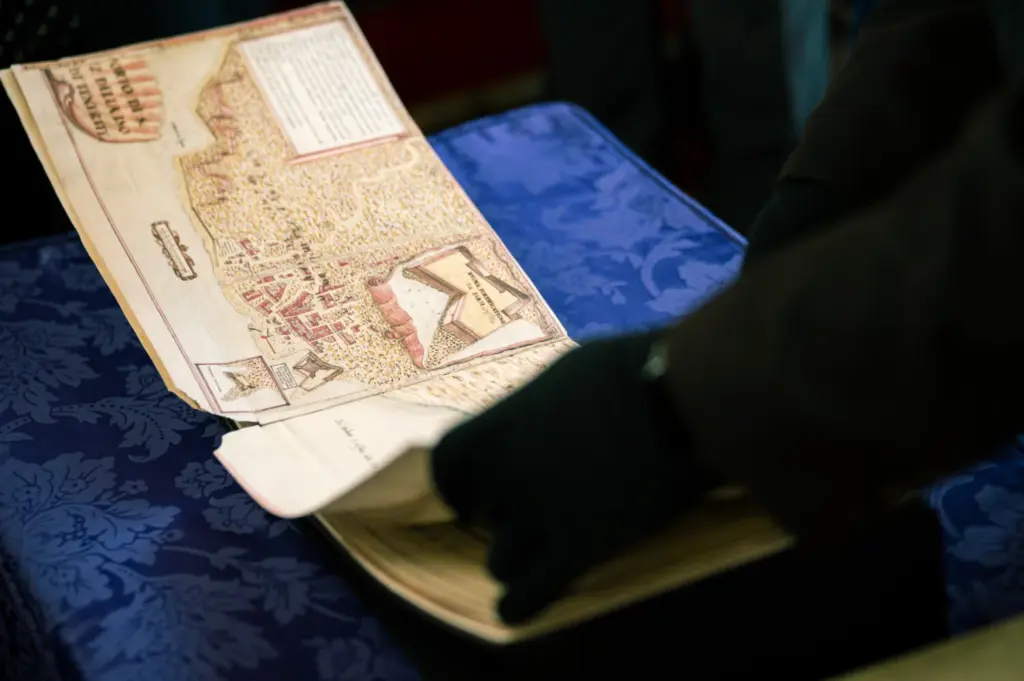 La Laguna presenta el facsímil íntegro de la obra de Leonardo Torriani y recupera para la ciudadanía el primer plano conocido de su trazado histórico