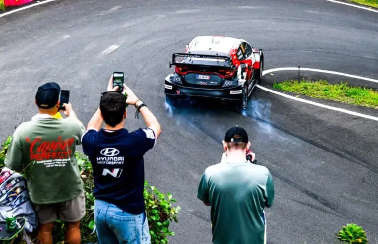 Oliver Solberg y los Toyota comienzan mandando en el «shakedown» del Rally Islas Canarias