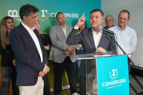 La Asamblea Local de Primero Canarias inaugura su sede en Teror con Teodoro Sosa y Óscar Hernández