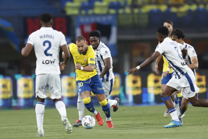 La UD Las Palmas gana al Leganés en el Estadio de Gran Canaria por 2-0