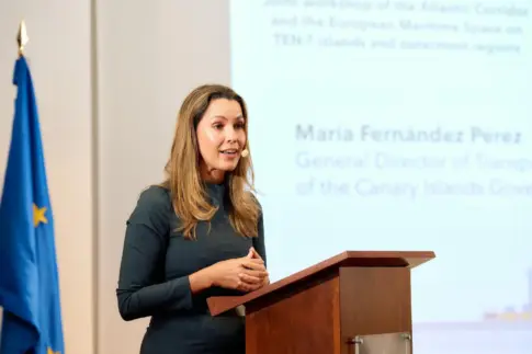 Fernández recuerda que la participación de Canarias en la gestión de sus aeropuertos «es un mandato legal»