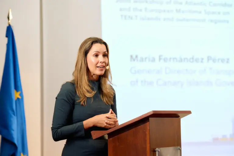 Fernández recuerda que la participación de Canarias en la gestión de sus aeropuertos «es un mandato legal»