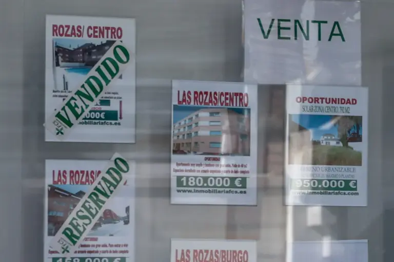 La compraventa de viviendas baja un 21% en Canarias, según los notarios