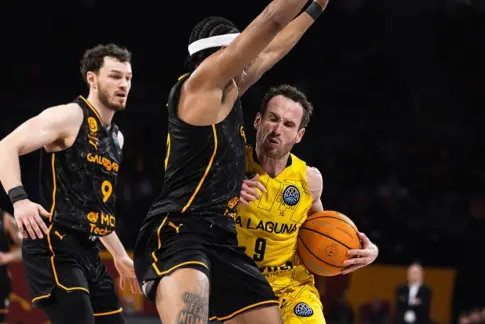 64-62 | La Laguna Tenerife cae en Estambul y se jugará el pase en el tercer partido