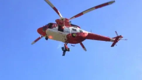Rescatada en helicóptero del GES una senderista tras caer en una zona difícil acceso en Gran Canaria